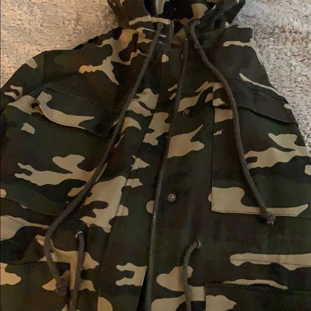 NWOT Camo print Trench - Picture 6 of 6